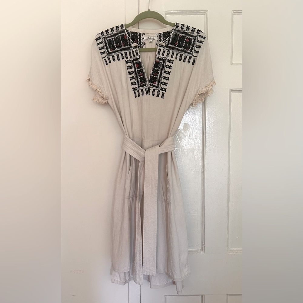 Madewell Embroidered Paradise Dress in Stone size S style F3398